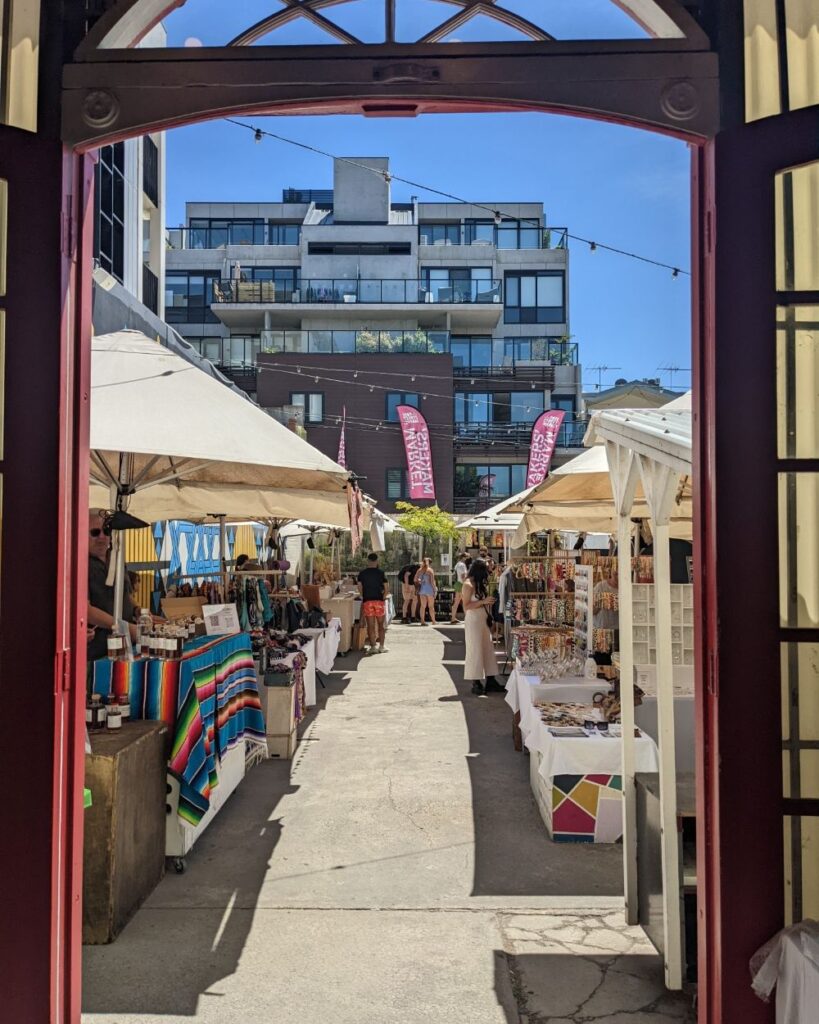 Melbourne Sunday market Rose Street Artists' Market