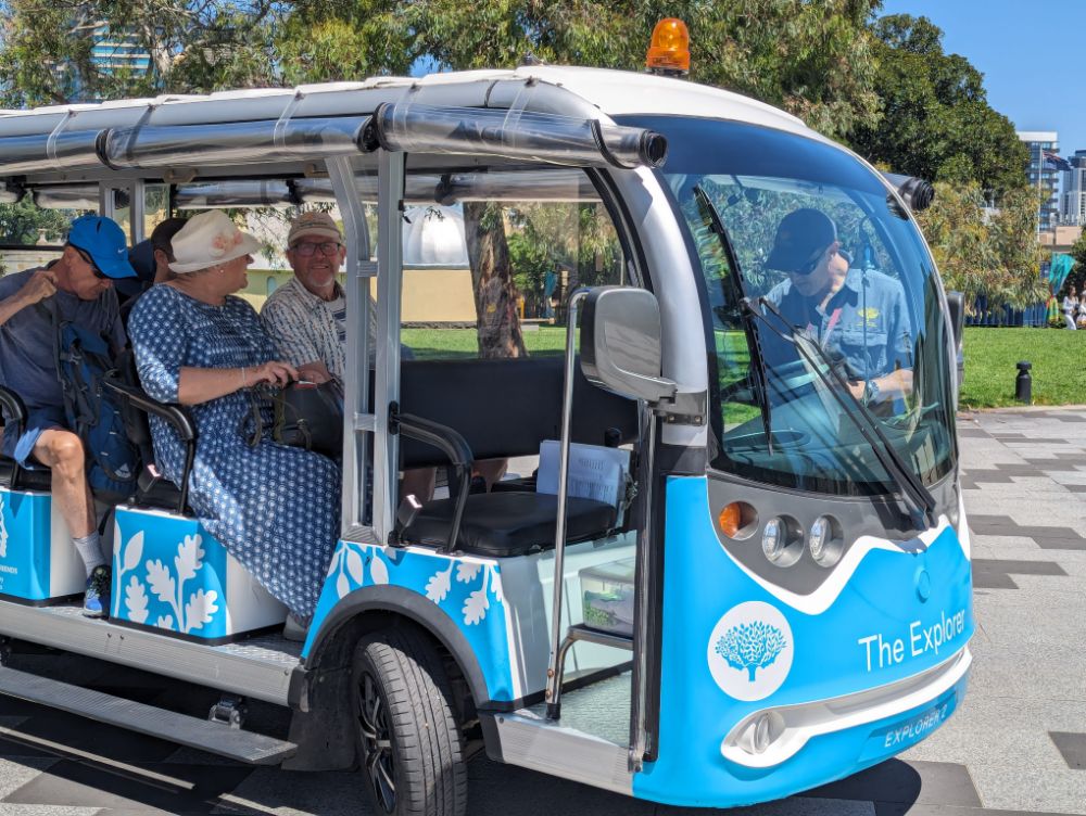 The Explorer minibus botanical gardens tour