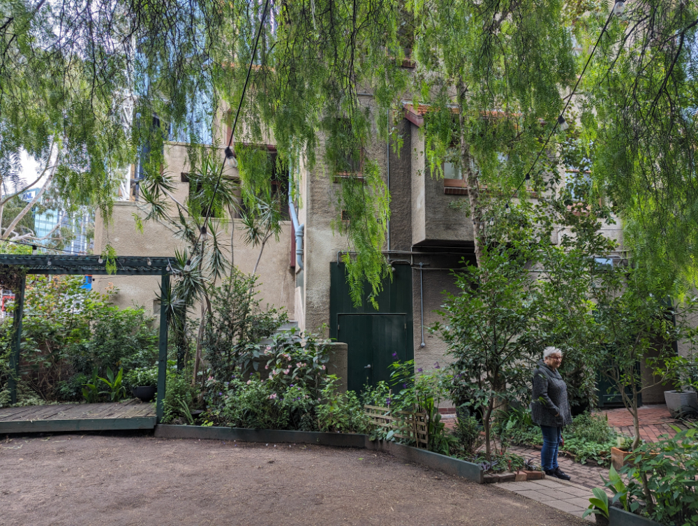 Hidden garden at seafarers melbourne
port of melbourne arrivals