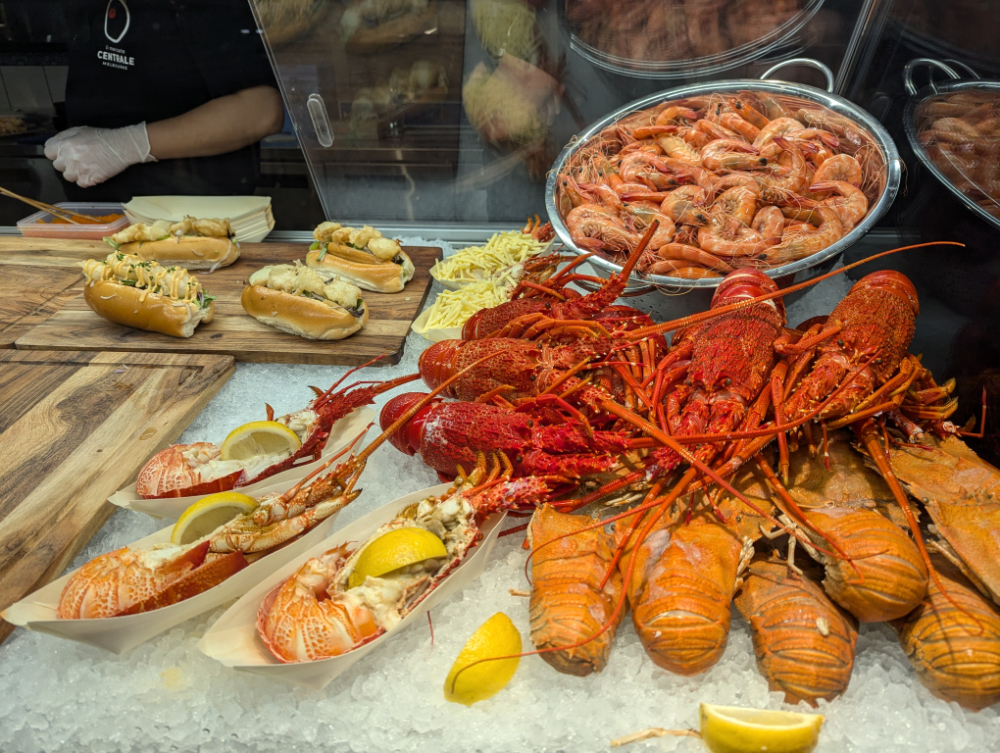 Seafood station at il Mercato Centrale