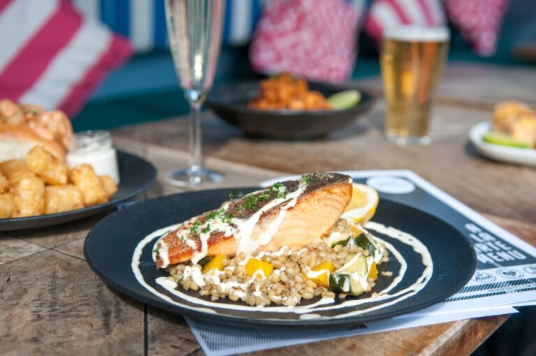 14 Midweek Specials For A Cheap Lunch In Melbourne CBD Seniors In 14-midweek-specials-for-a-cheap-lunch-in-melbourne-cbd-seniors-in