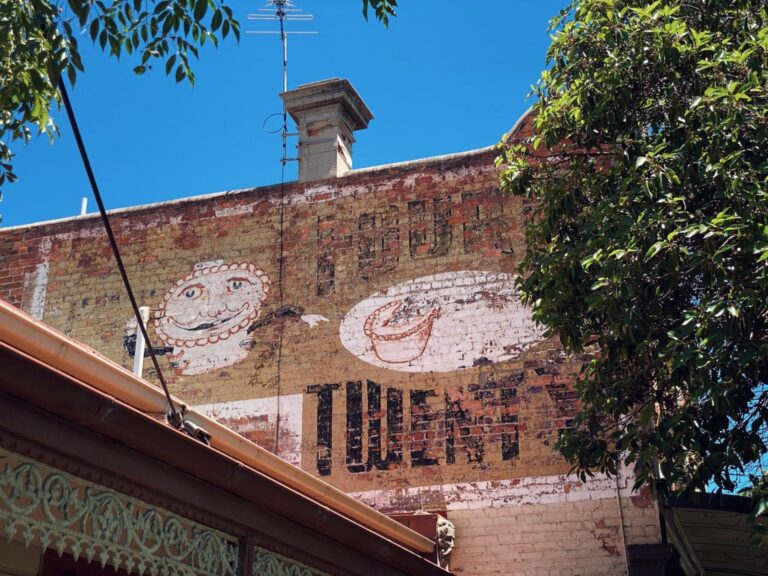 Melbourne Ghost Signs Four n Twenty