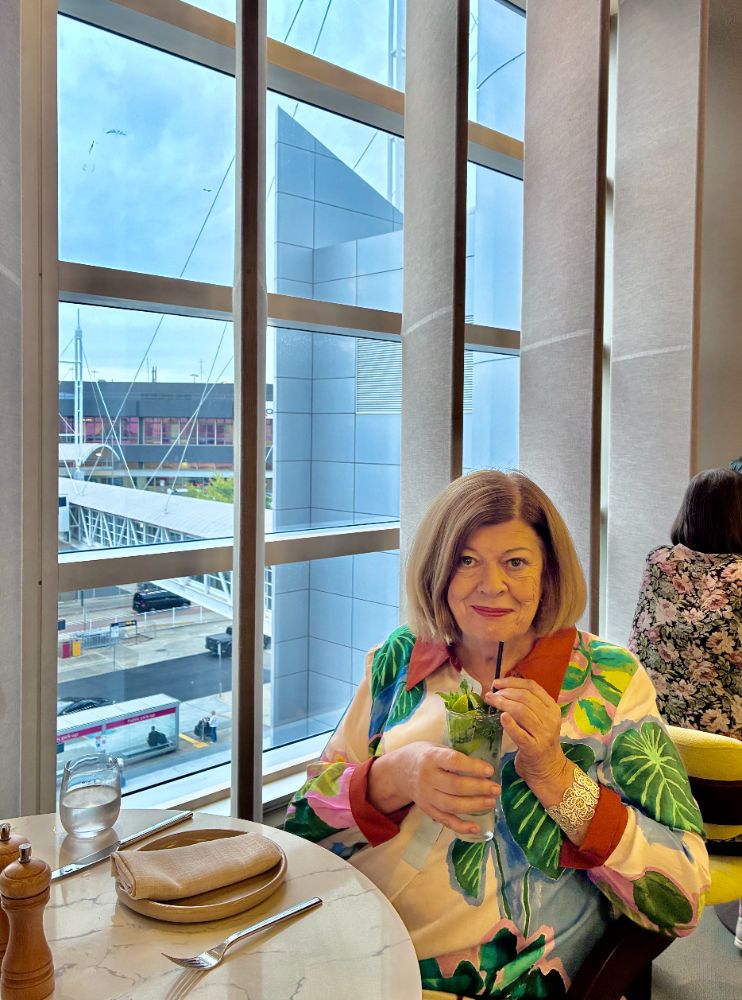 Pre-dinner drink at Airo Restaurant Photo