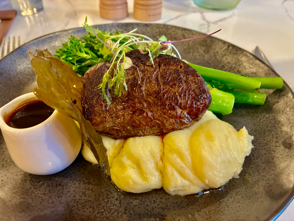 PARKROYAL Melbourne Airport Hotel